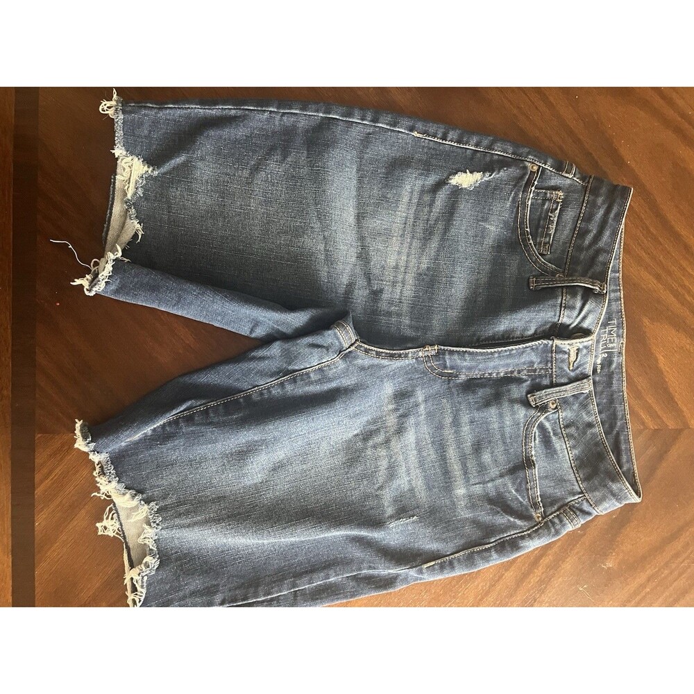 Time and True Womans Jean Shorts Size 2 High Rise